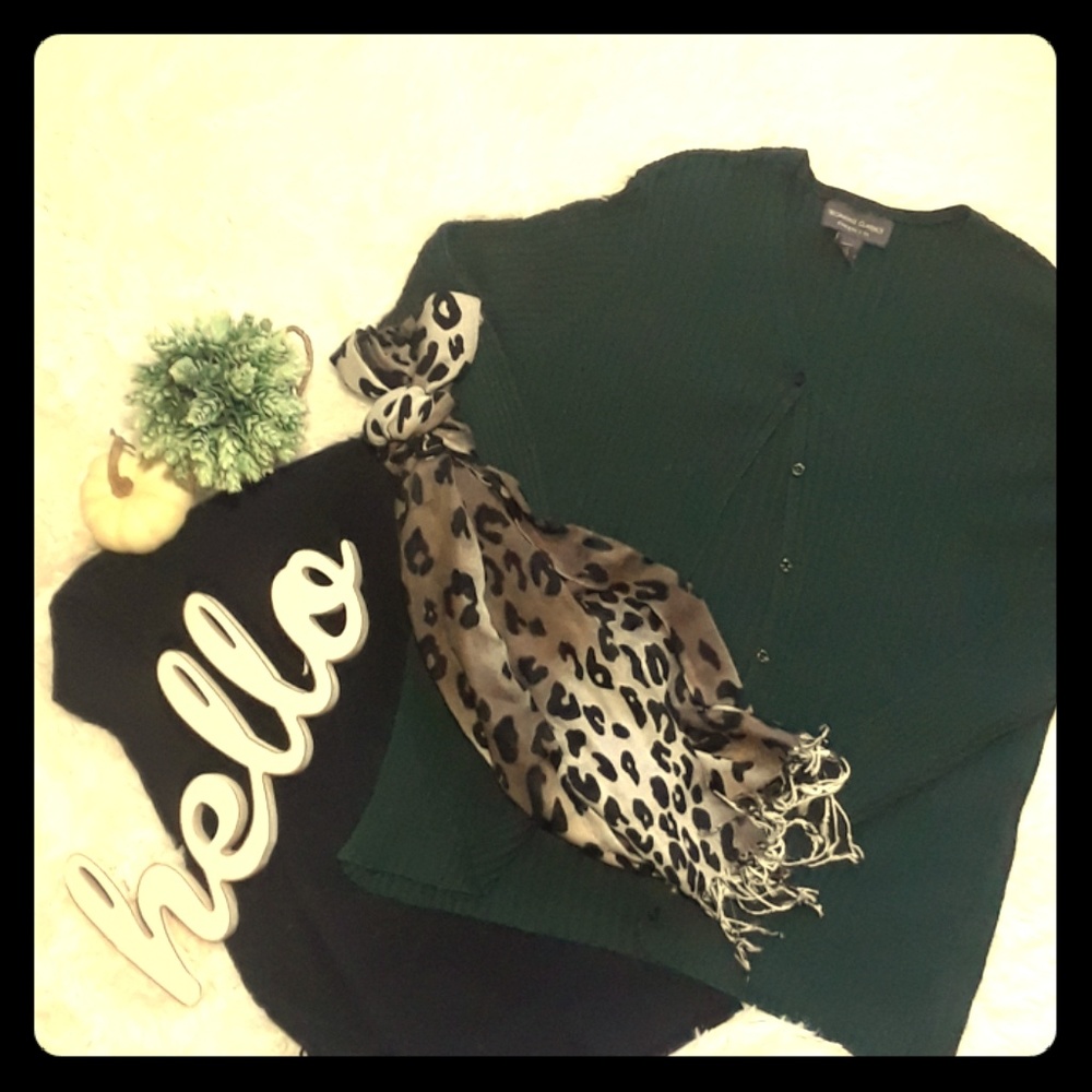❤Hunter green colored cardigan. Size 1x